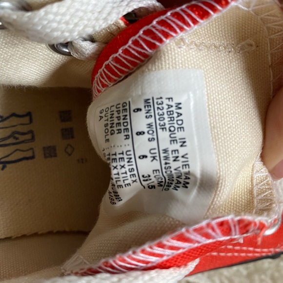 red converse - Picture 3 of 6